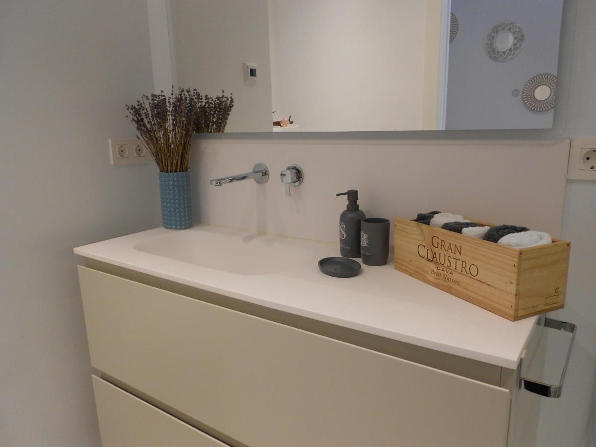 Luxury Apartment กัมบริลส์ ภายนอก รูปภาพ