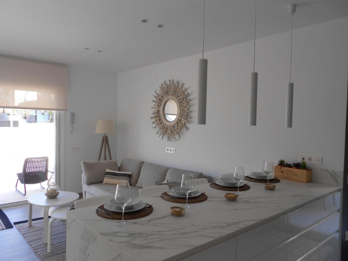 Luxury Apartment กัมบริลส์ ภายนอก รูปภาพ