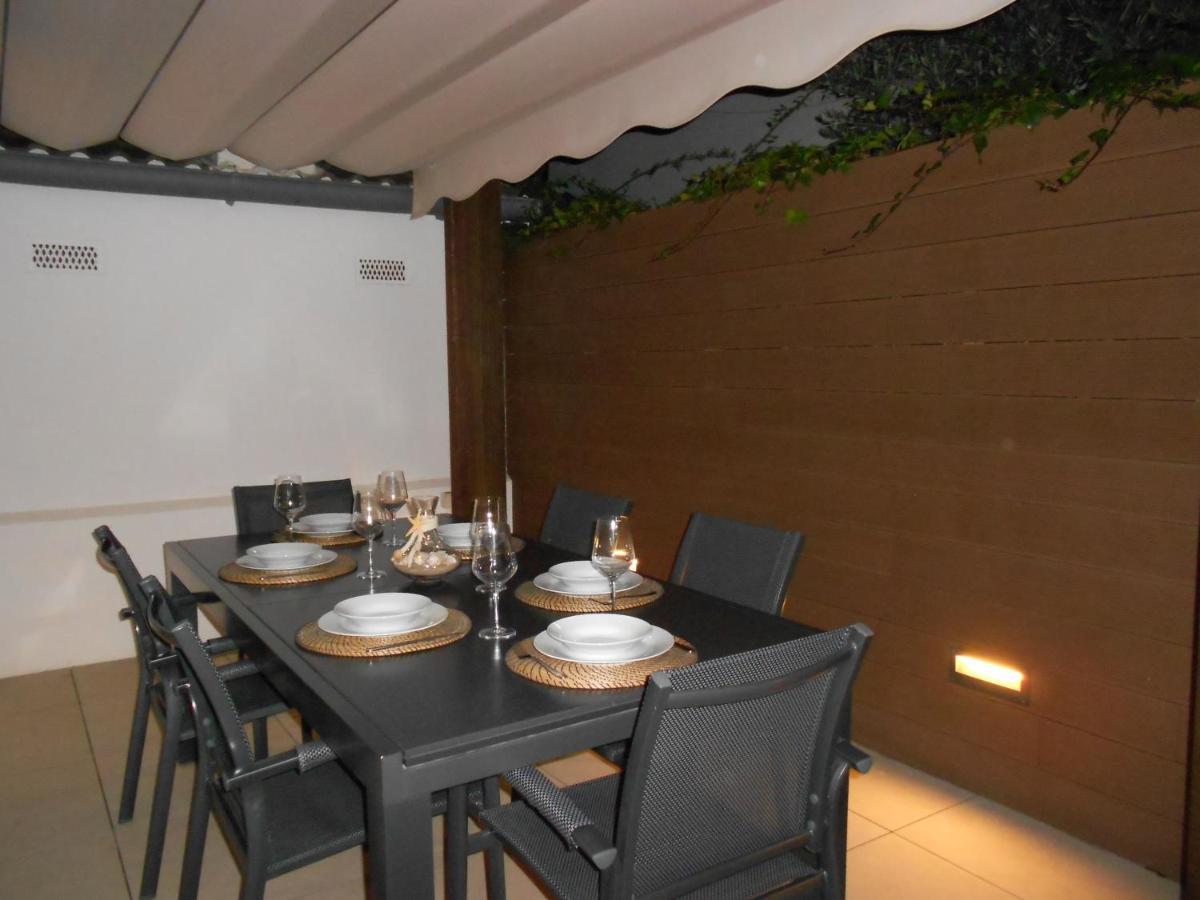 Luxury Apartment กัมบริลส์ ภายนอก รูปภาพ